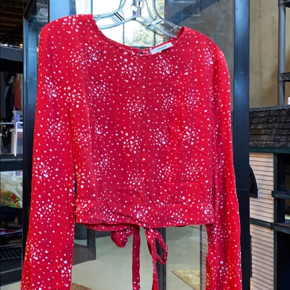 Cute Open / tie back top
